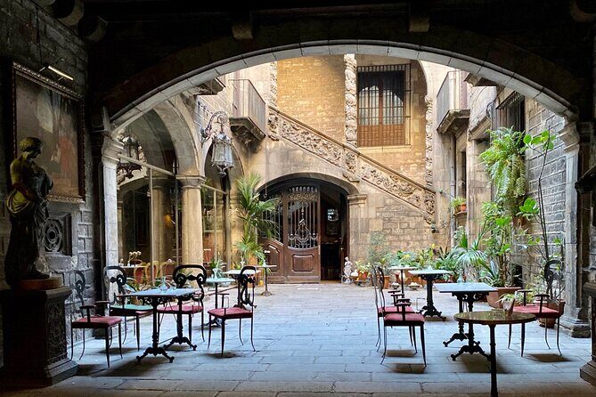 Explore hidden streets of Barcelona with a local - Who Should Book This Tour?