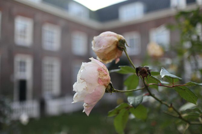 Explore hidden streets with friends - Final Thoughts