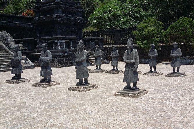 Explore Hues 3 Royal Tombs & Iconic Pagoda with an (ES) driver. - Who Should Book This Tour?
