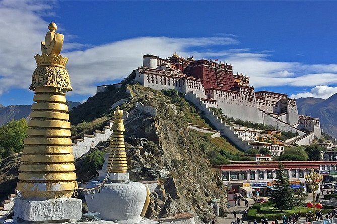 Explore Lhasa Tour THE BEST OF TIBET -5 DAYS - Arriving in Lhasa: First Impressions and Practicalities