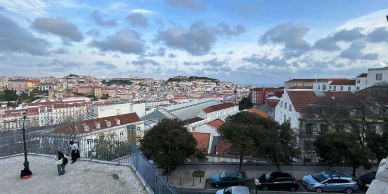 Explore Lisbon's Historic Sites on Foot - Key Points