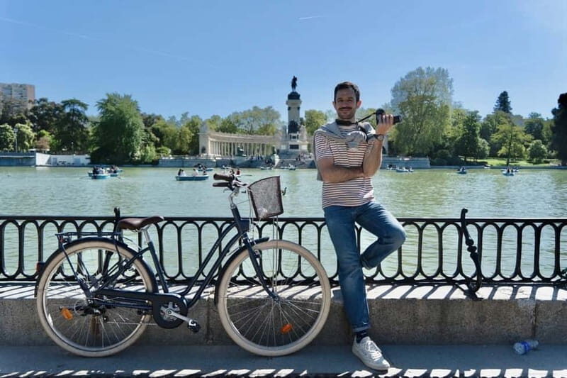 Explore Madrid by bike taking photos with Benja - Key Points