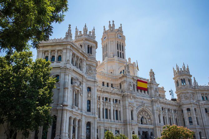Explore Madrid in 90 minutes with a Local - Key Points