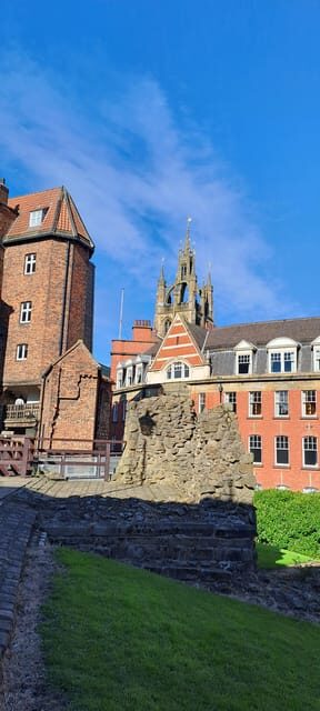 Explore Newcastle: 2 hour City Tours in Italian or English - Key Points