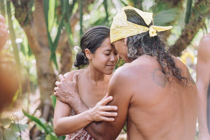 Explore old-fashioned Polynesian life and prepare a local meal - Key Points