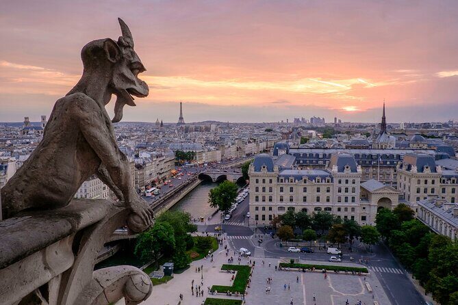Explore Paris in 90 minutes with a Local - Key Points
