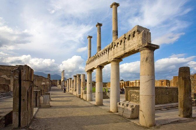 Explore Pompeii: Half-Day Highlights Tour with Pickup from Naples - The Experience: What to Expect