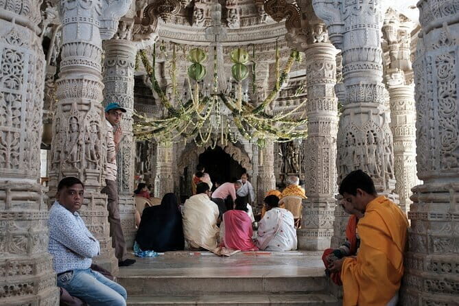 Explore Ranakpur Temple and Kumbhalgarh Fort from Udaipur with Jodhpur Drop - Detailed Review of the Tour Experience