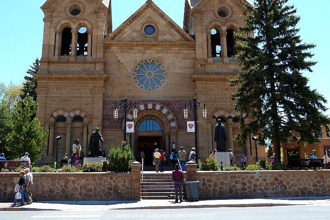 Explore Santa Fe's Old Town & the Museum of Art: Private Tour - Secret Spots on Palace Avenue and the Manhattan Project