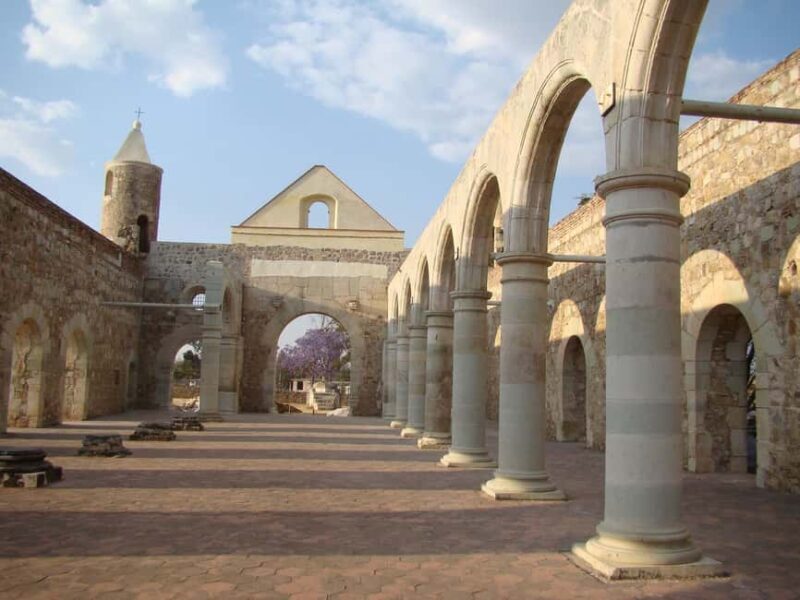 Explore Sierra Norte: Culture, Nature, and Craftsmanship. - What’s Included and What’s Not