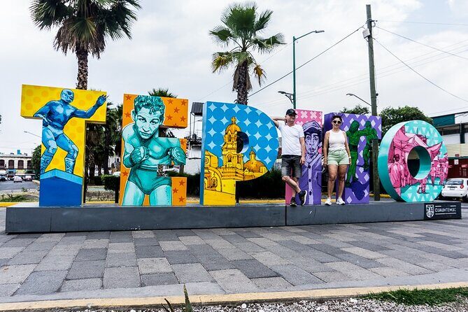 Explore the Barrio Bravo of Tepito with local guides - Exploring the Market: Over 12,000 Stalls