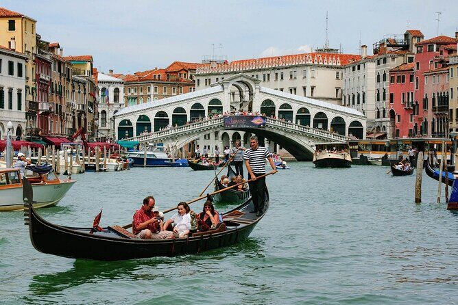Explore the Canals on an Authentic Gondola Tour Venetian Dreams - Practical Tips for Your Gondola Ride