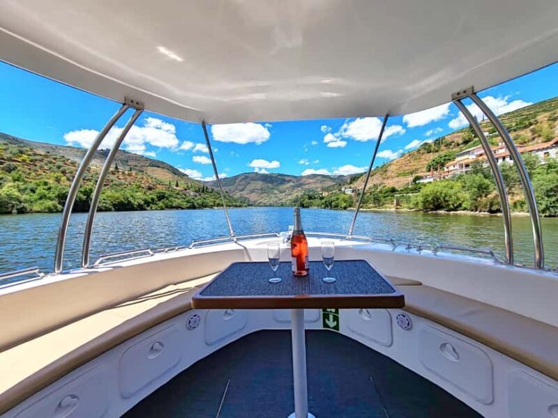 Explore the DOURO - Boat trip with lunch included - Key Points