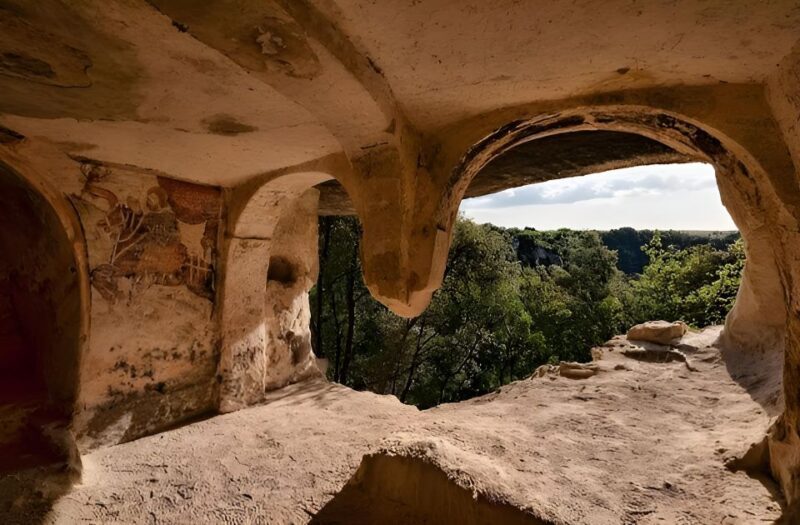 Explore the Murgia Materana UNESCO Park (Italiano & Espanol) - Key Points