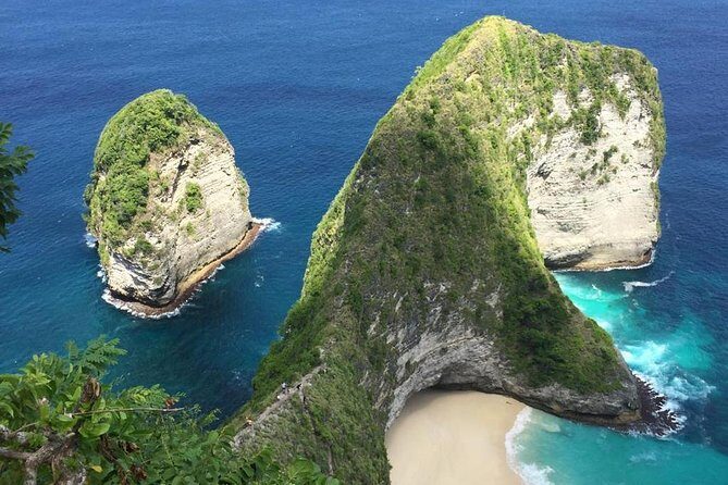 Explore The Nusapenida island In one Day - Transportation and Group Size
