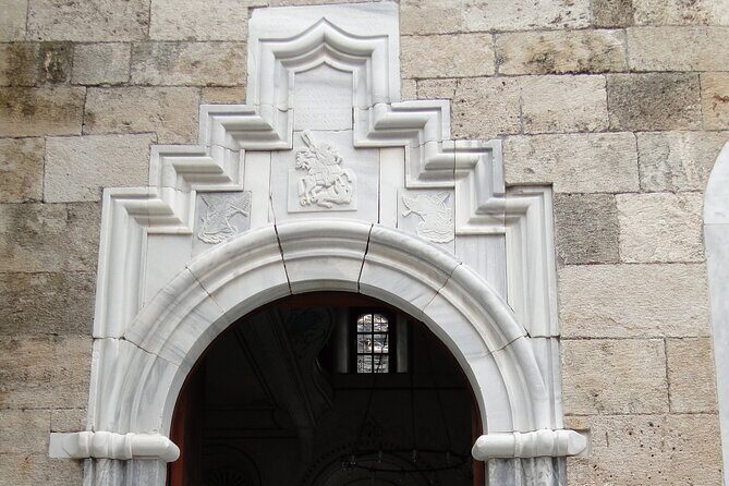 Explore The Old Town With Local Taste - FAQs
