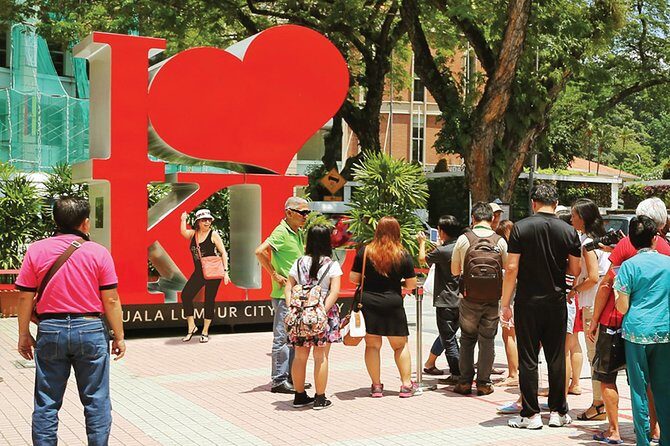 Explore the Wonders of Kuala Lumpur with Petronas Twin Towers - Detailed Review of the Tour Experience