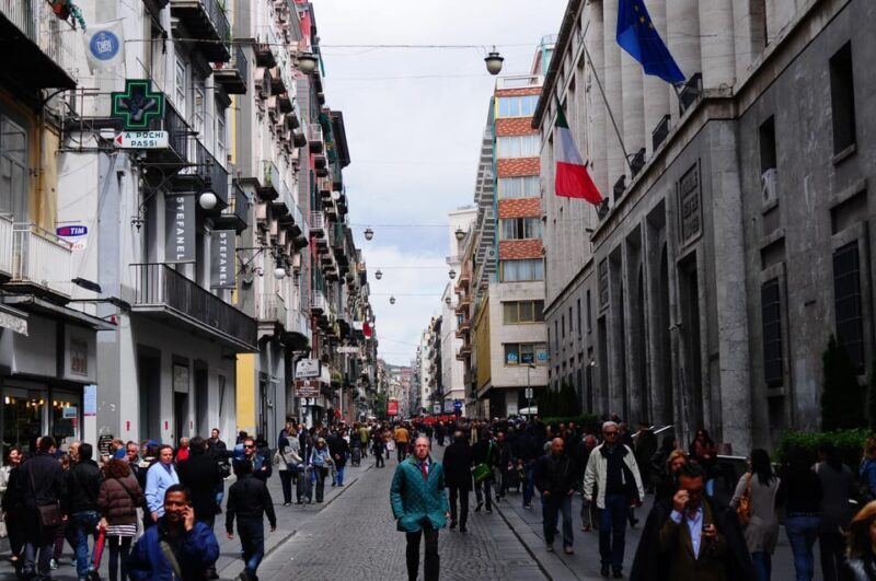 Explore Urban Art in Naples' Vibrant Spanish Quarter Streets - Key Points