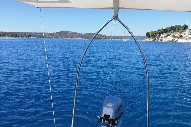 Explore west side of island Bra with Pasara boat - Traditional Dalmatian boat - FAQ