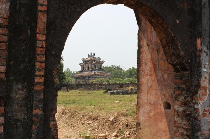 Exploring Hue Imperial City, Tu Duc tomb and Thien Mu pagoda With lunch - Transport and Comfort