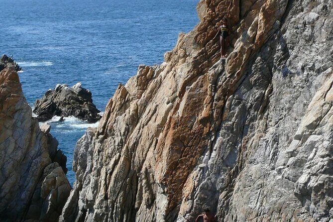 Express High Cliff Drivers at Acapulco - Practical Details and Tips