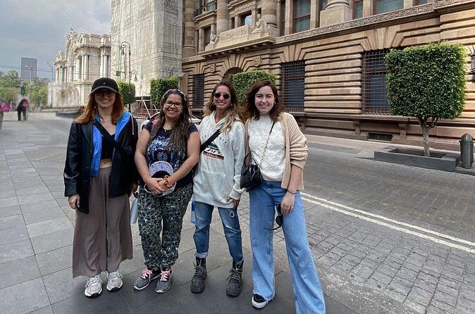 Express Historic Center the must in two hours - From Colonial to Political: The Casa de los Azulejos and Postal Palace