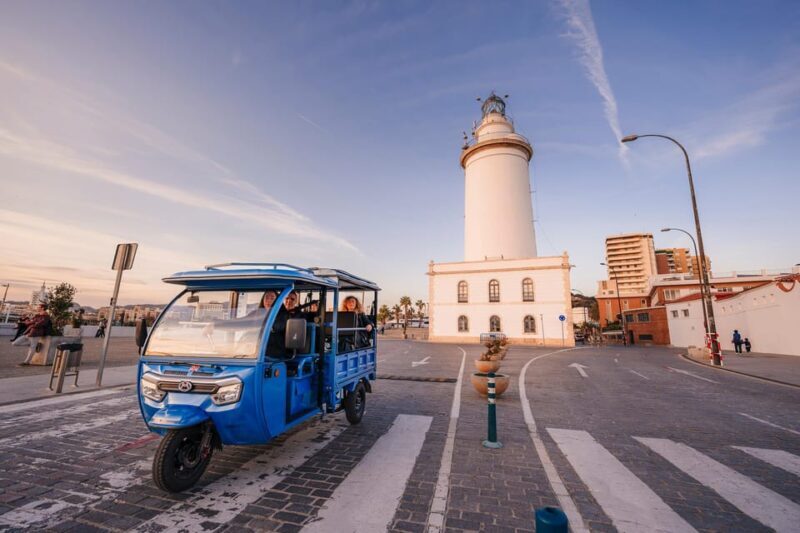 Express tuktuki tour in Malaga: Gibralfaro Viewpoint and Photography - The Itinerary in Detail