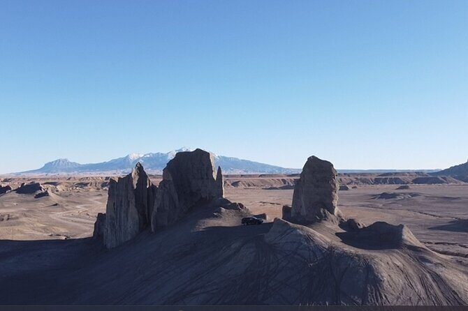 Factory Butte and Moonscape Overlook Guided Tour - The Logistics: What to Expect