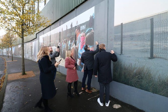 Falls road Murals Walking Tour with former prisoners - Who Would Love This Tour?