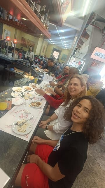 Familly friendly: tailored tapas, giants & Scavenger Hunts! - Key Points