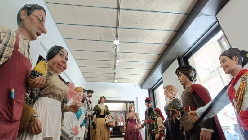 Familly friendly: tailored tapas, giants & Scavenger Hunts! - FAQ