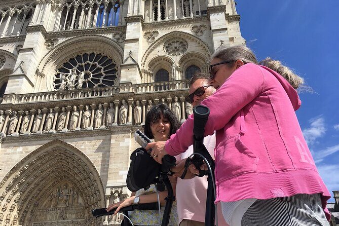 Family treasure hunt from the Panthéon to the Louvre - What Makes This Experience Stand Out?