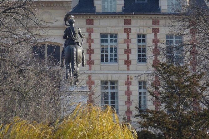 Family treasure hunt from the Panthéon to the Louvre - FAQ