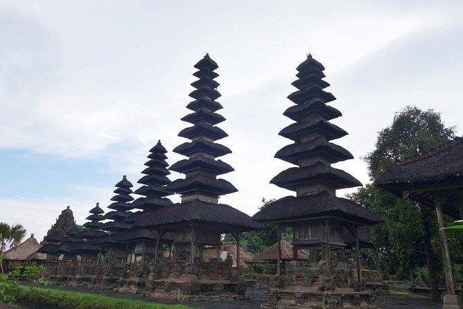 Famous Temples Tour with Tanah Lot Sunset - Key Points