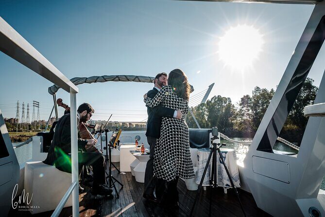 Fantastic boat trip with lunch or dinner - An In-Depth Look at the Experience