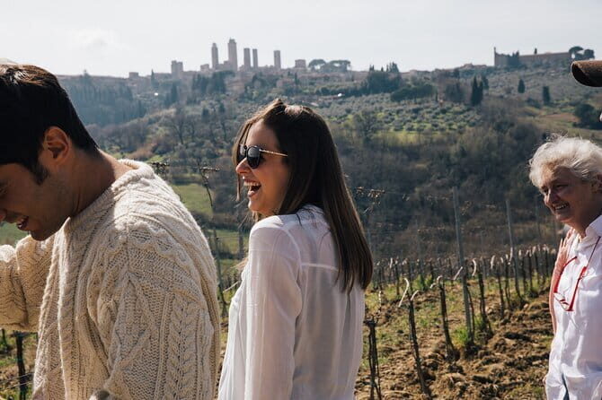 Farm To table Experience on an organic hilltop estate in Tuscany - Practical Details