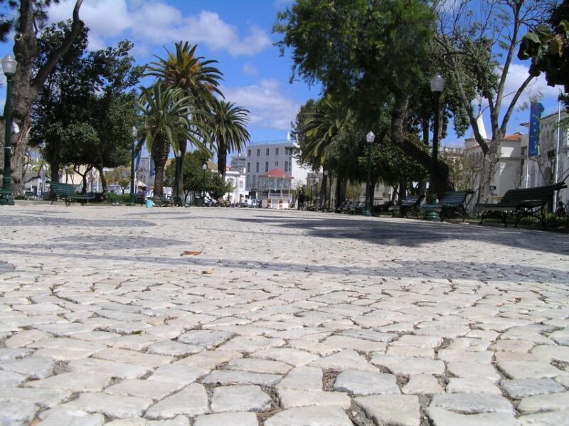 Faro: Sunset Segway Tour with Cocktails - FAQ