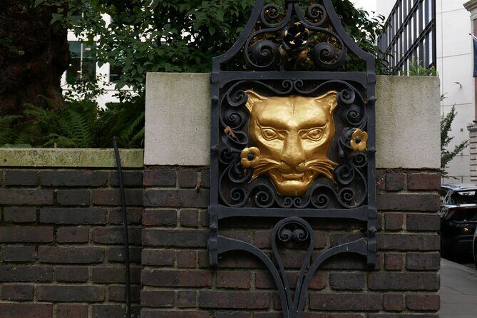 Fashion History Walking Tour in London - A Closer Look at the Fashion History Walking Tour