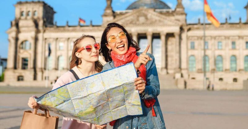 Fast Track Wawel Castle and Old Town Tour with Transfers - The Breakdown: What to Expect from This Tour