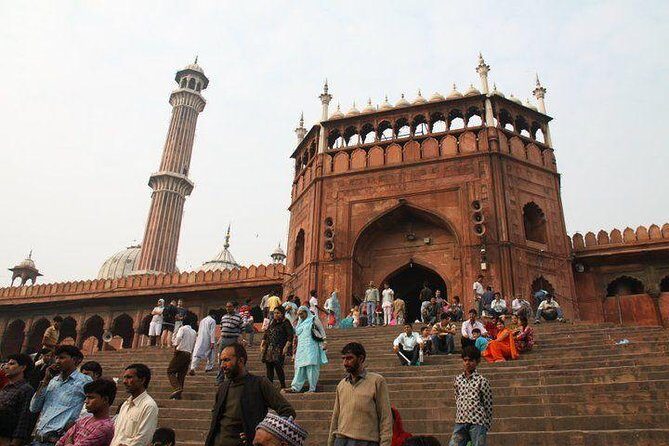 Fatehpur Sikri Private Half Day Tour - Food & Rest: Buffet Lunch and Relaxation
