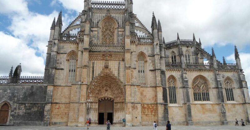 Fátima, Batalha, Alcobaça, Nazaré and Óbidos Private Tour - Why This Tour Works