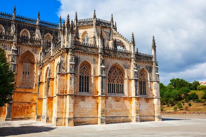 Fatima, Batalha, Nazaré & Óbidos Private Luxury Tour - Who Would Love This Tour?