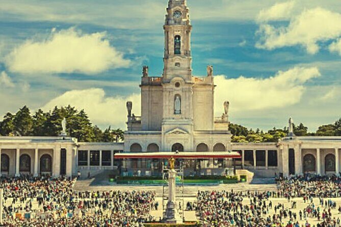 Fátima - Full Day Private Guided Tour from Lisbon by minivan - The Sum Up