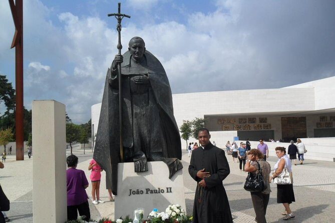 Fátima, Nazaré and Óbidos Private Tour from Lisbon - FAQs