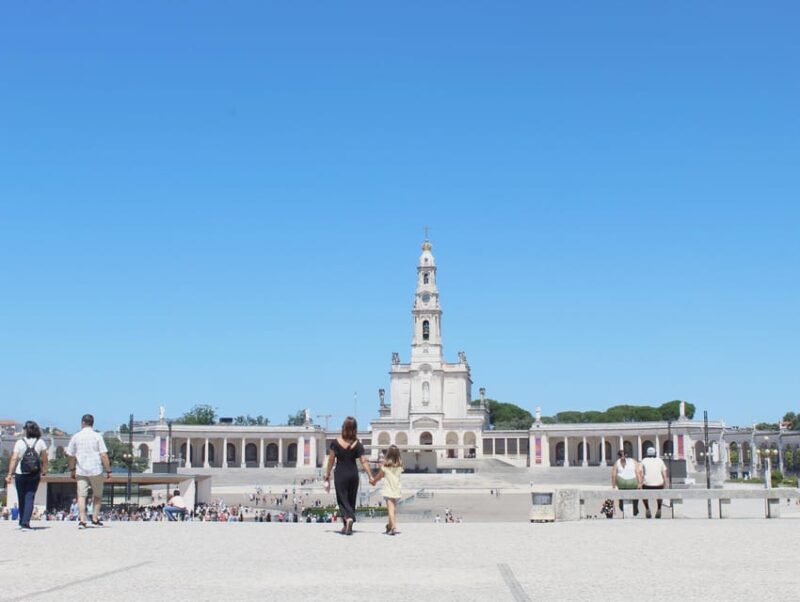 Fátima: Sanctuary and Aljustrel Village, Private Guided Tour - Key Points