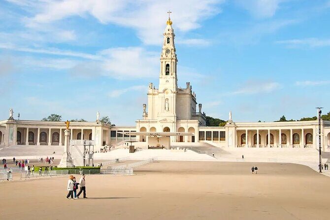 Fatima Sanctuary and Pastorinhos Village Private Tour From Porto - Key Points