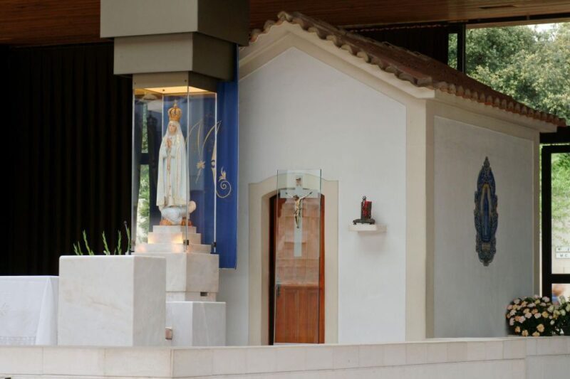 Fatima Sanctuary & Beyond: Full-Day Tour - Exploring the Sacred Heart of Fátima: What to Expect