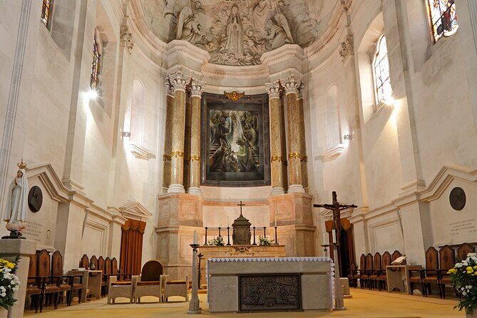 Fatima, Tomar and Convent of Christ on comfortable minivan - An In-Depth Look at the Experience