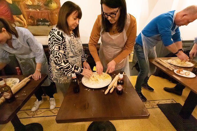 Fettuccine Alfredo and Ravioli Class with Grandma's Recipe - What to Expect from Your Pasta Class in Naples