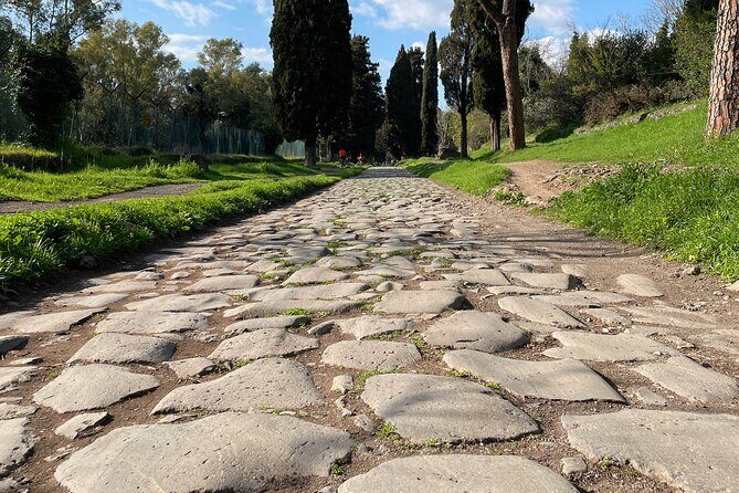 Fiat Tour, Catacombs, Appia Antica, Aqueducts ticket included - FAQ